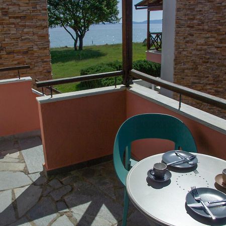 Beachfront Stylish Maisonette In Jeriszósz Kültér fotó