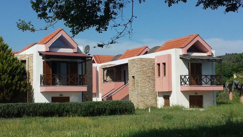 Beachfront Stylish Maisonette In Jeriszósz Kültér fotó