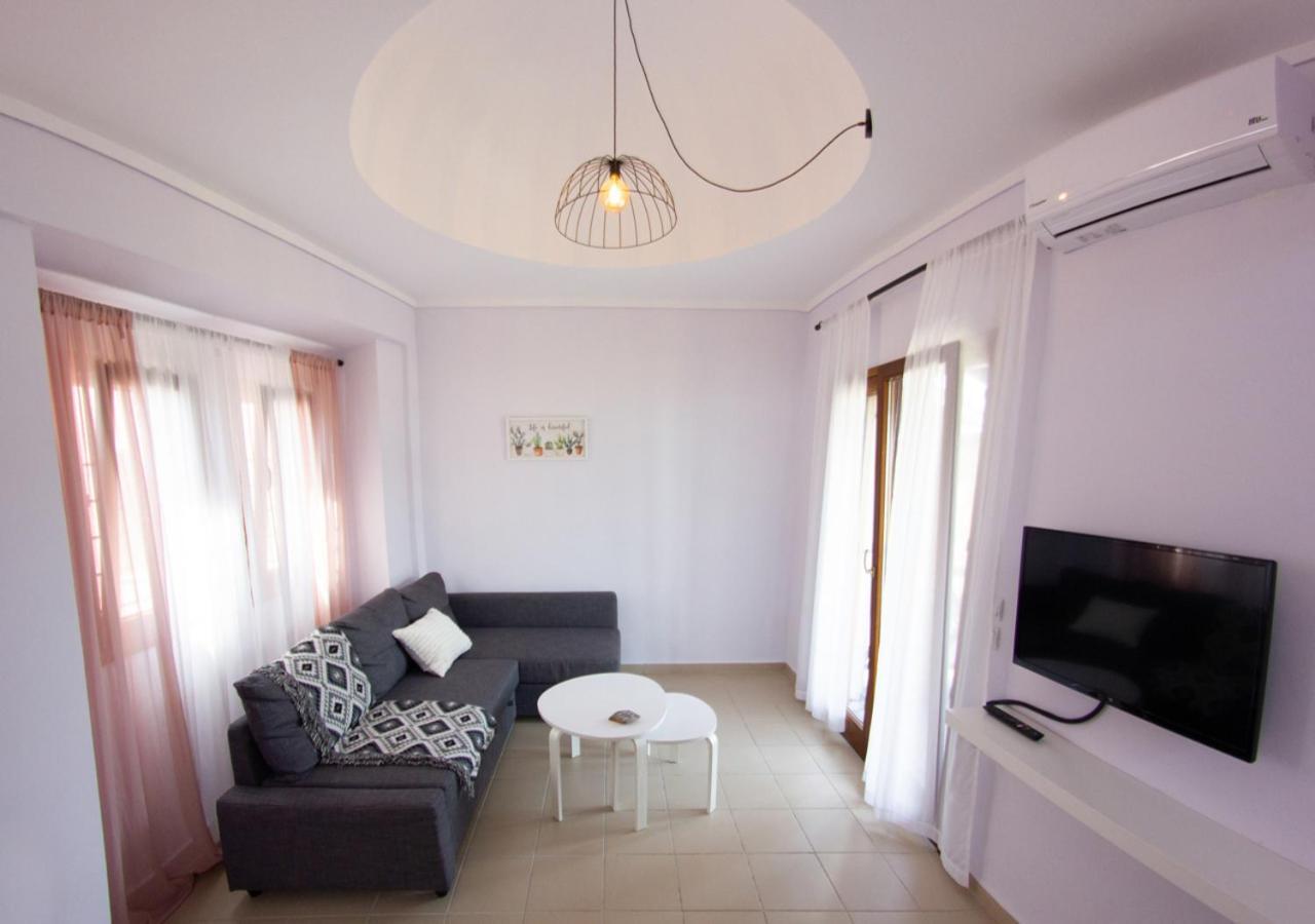 Beachfront Stylish Maisonette In Jeriszósz Kültér fotó