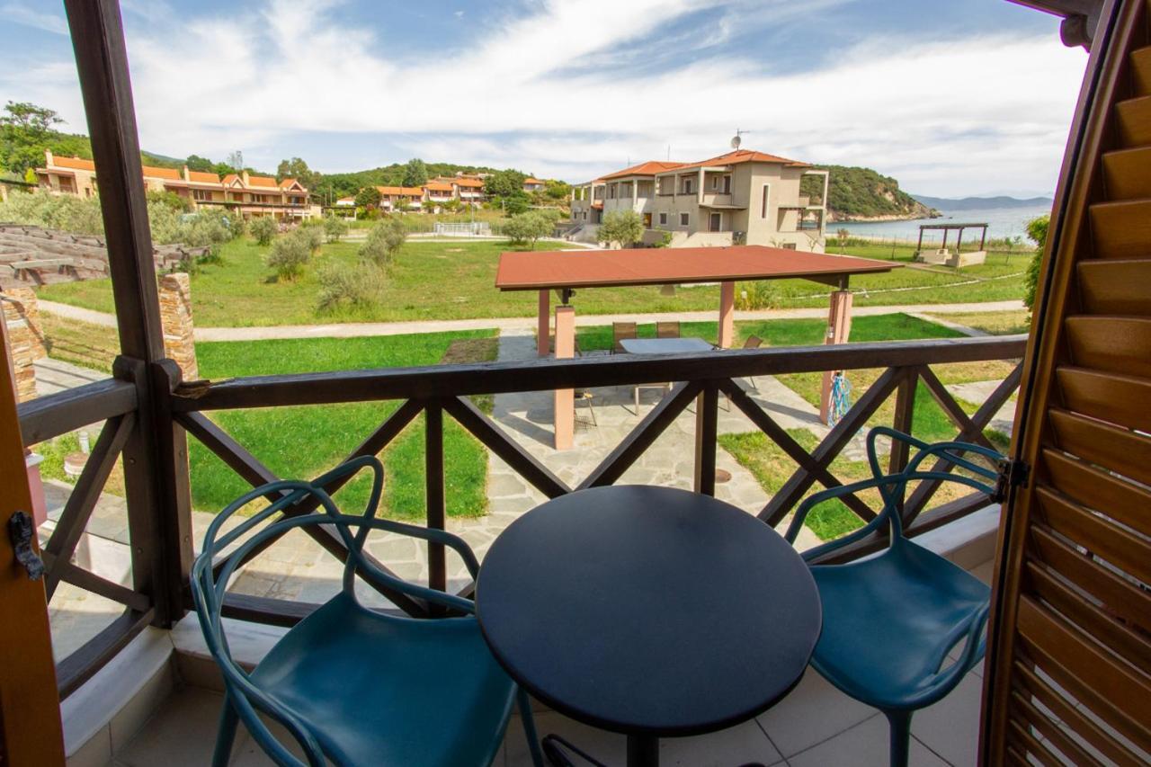 Beachfront Stylish Maisonette In Jeriszósz Kültér fotó